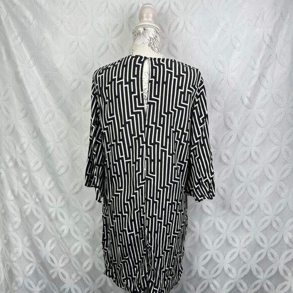 GP & J Baker x H&M Patterned Woven 3/4 Sleeve Trumpet Sleeves - Picture 4 of 7